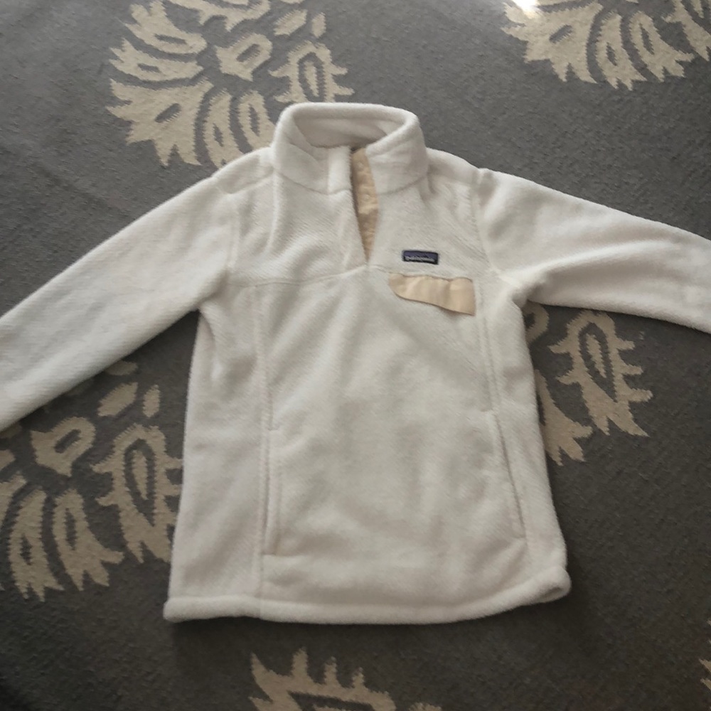 Never been worn- white Patagonia pullover